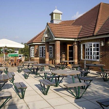 Premier Inn Колчестер Экстерьер фото